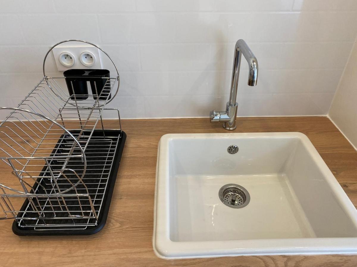 Superbe Appartement Climatise Avec Patio Монпелие Екстериор снимка