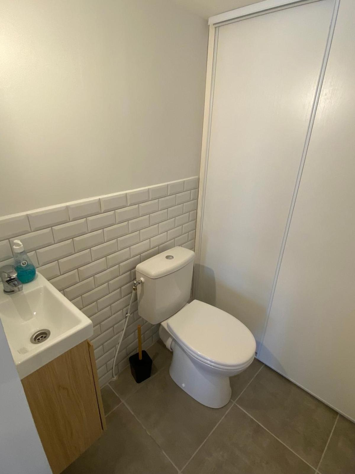 Superbe Appartement Climatise Avec Patio Монпелие Екстериор снимка